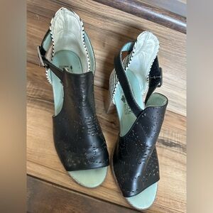 Spring Step L'Artiste LASHON Leather Strips Stack Heel Sandals size 36